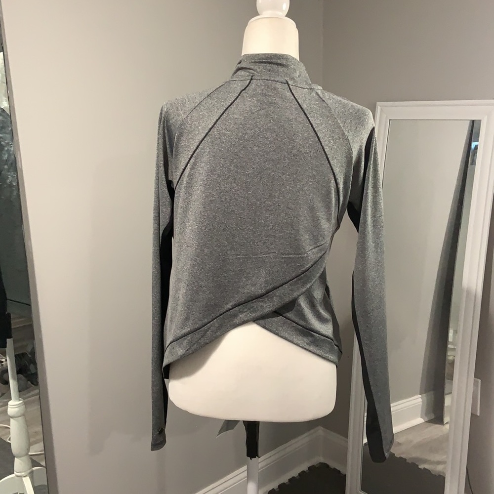 Athletic top - Picture 5 of 8